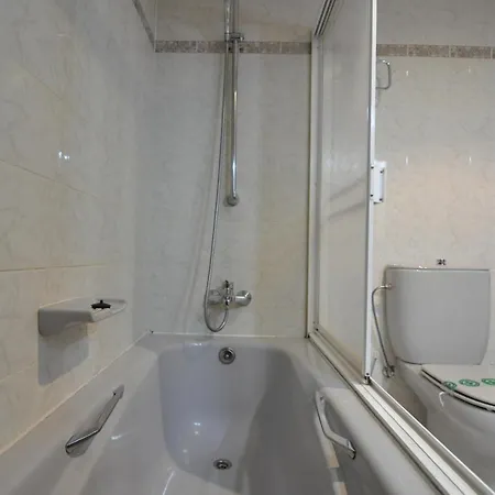 Rnet - Rhc- 2214 - Center Apartment